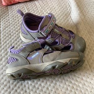 Girls Teva shoes
